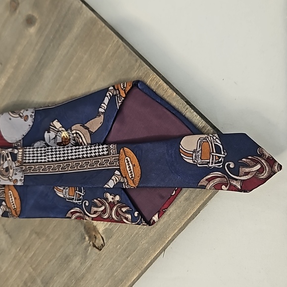 Cornerstone Vintage Football Tie. - Picture 7 of 8